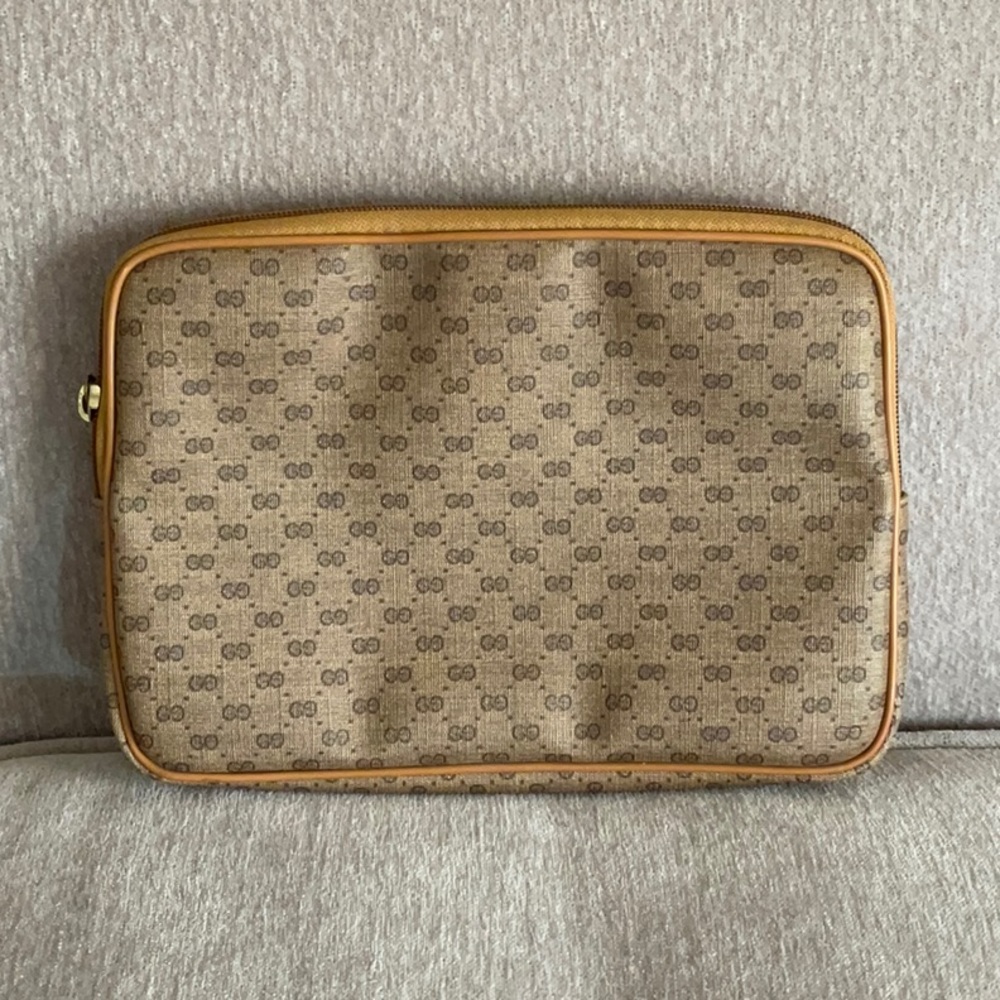 Vintage Gucci cosmetic case - Picture 1 of 4
